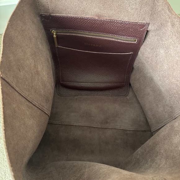 Cuyana Classic Leather Tote - Picture 4 of 6